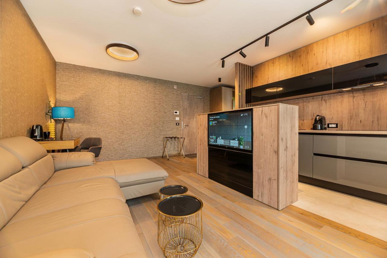Promenada Studios Braşov Exterior foto